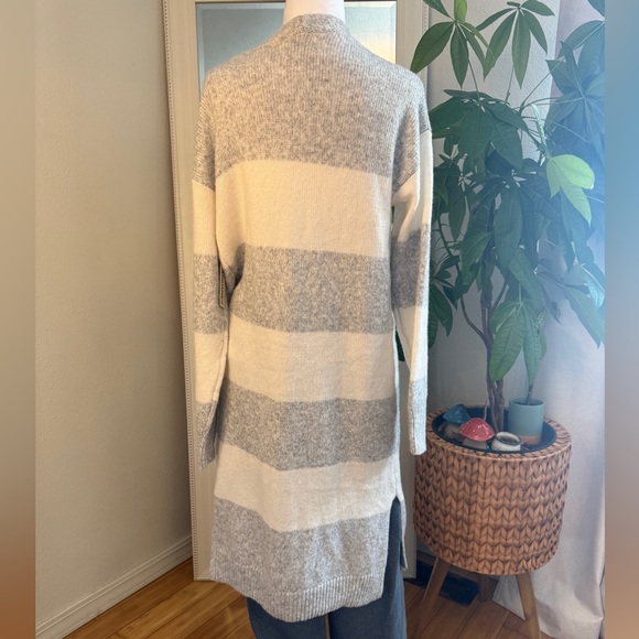 No Boundaries Gray and Cream Striped Cardigan - Picture 2 of 5